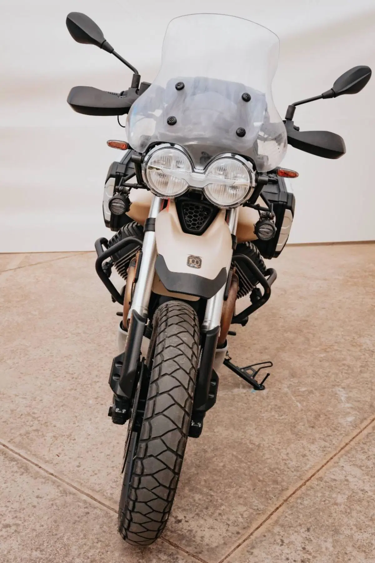 Moto Guzzi V85 TT Travel (2021 - 23) (4)