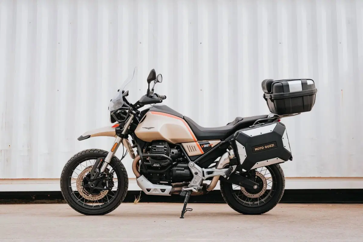 Moto Guzzi V85 TT Travel (2021 - 23) (7)
