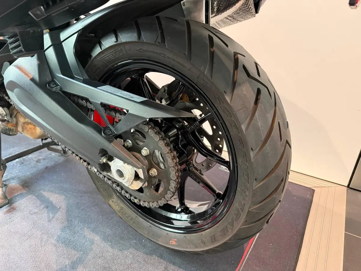 Ducati Multistrada V2 S (2022 - 24) (10)