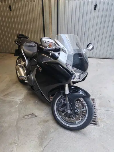 Honda VFR 1200 F ABS (2009 - 16) usata