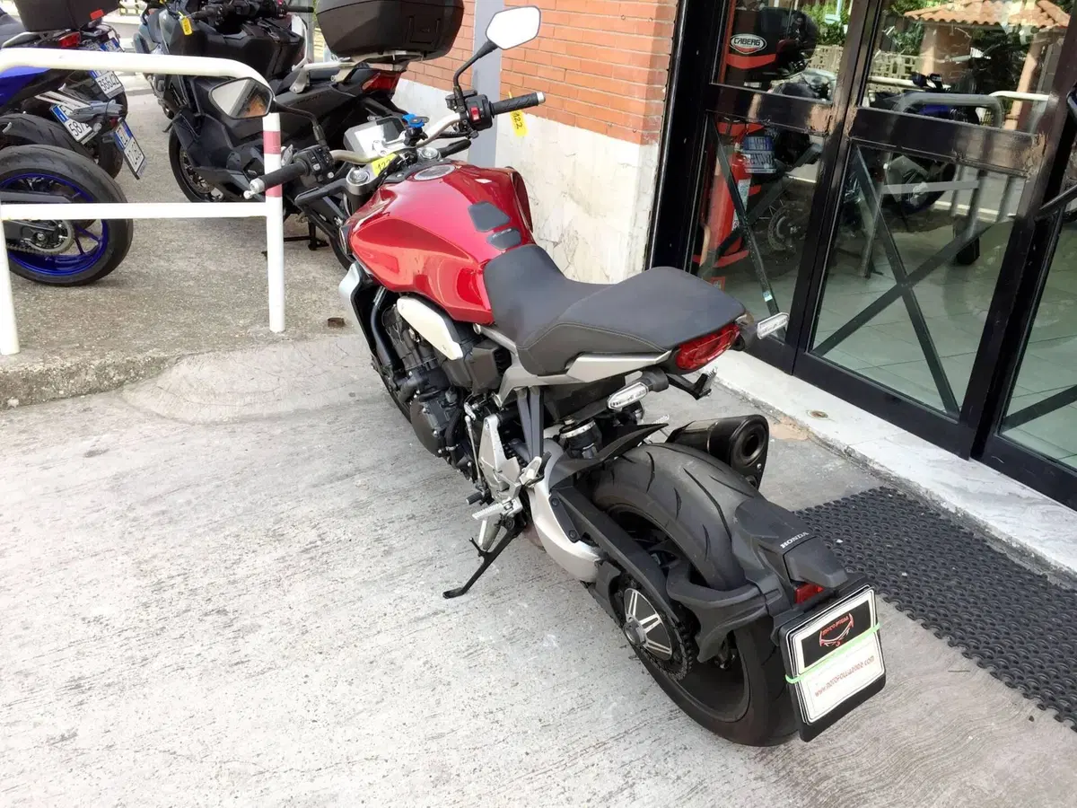 Honda CB 1000 R (2021 - 25) (6)