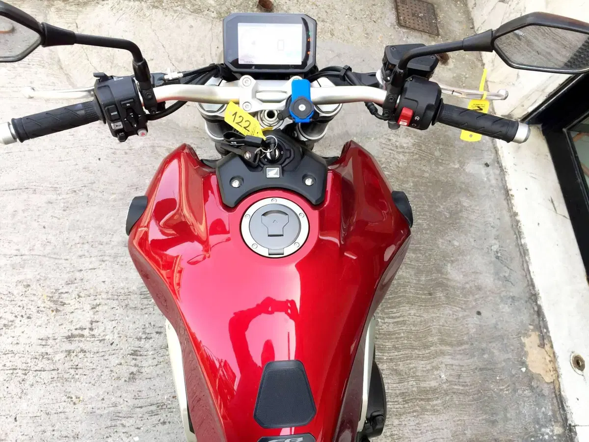 Honda CB 1000 R (2021 - 25) (10)