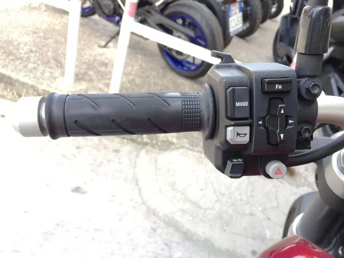 Honda CB 1000 R (2021 - 25) (12)