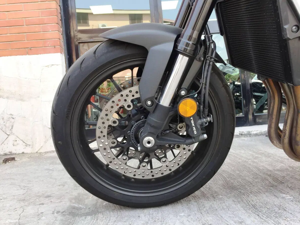 Honda CB 1000 R (2021 - 25) (17)