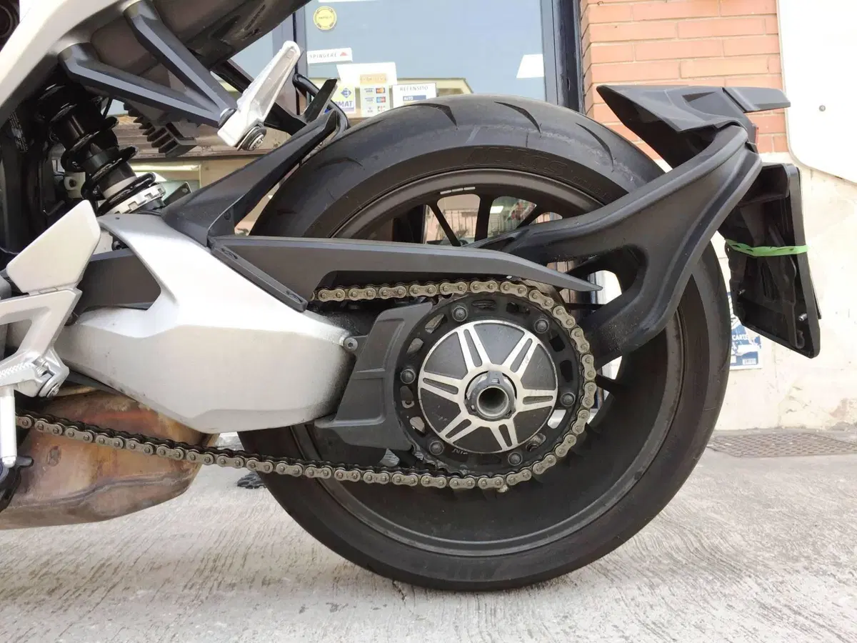 Honda CB 1000 R (2021 - 25) (19)