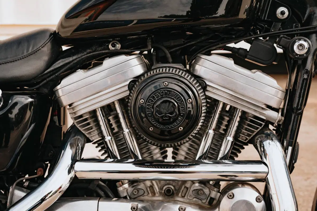 Harley-Davidson 883 Hugger (1994 - 00) - XLH (2)