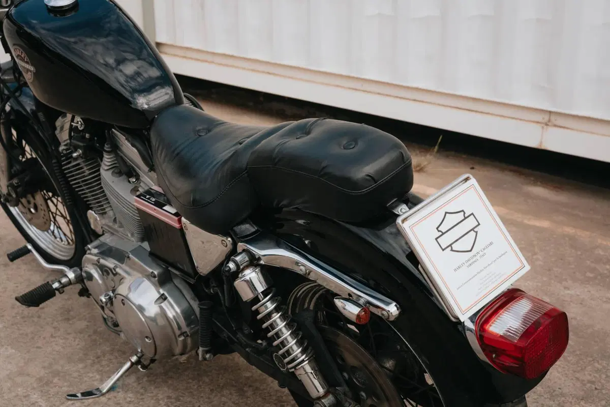 Harley-Davidson 883 Hugger (1994 - 00) - XLH (8)