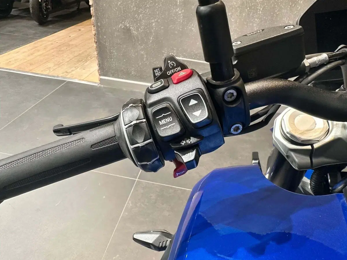 Bmw R 1300 R (2026 - 27) (6)