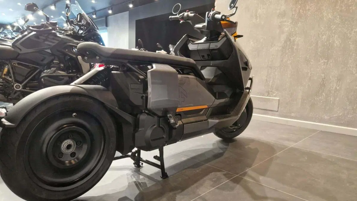 Bmw CE 04 (2021 - 25) (7)