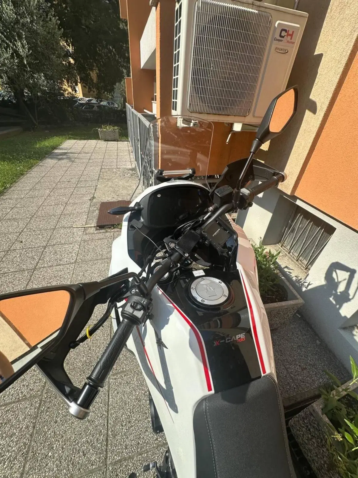 Moto Morini X-Cape 700 (2025 - 26) (3)