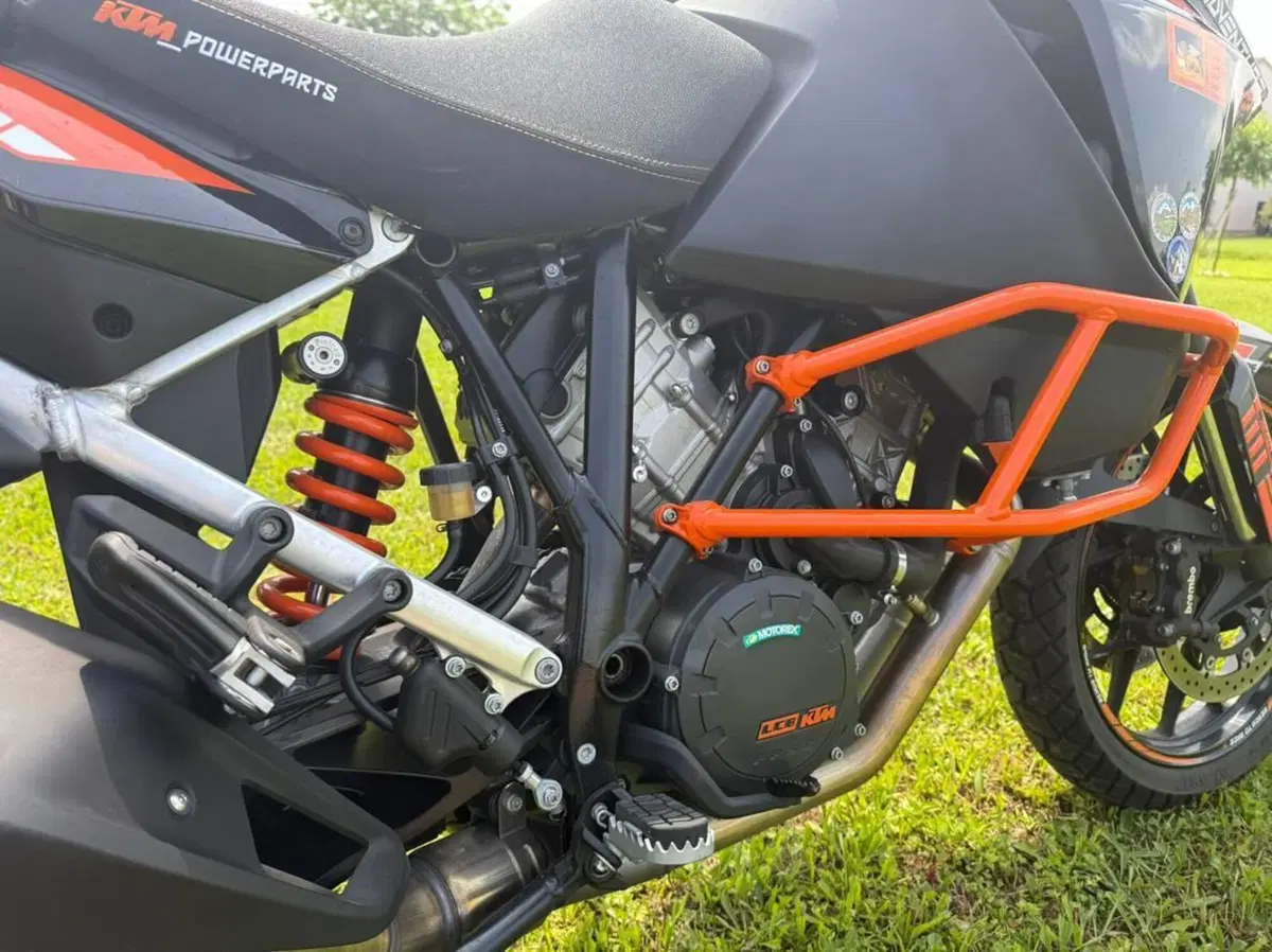KTM 1050 Adventure (2015 - 16) (2)