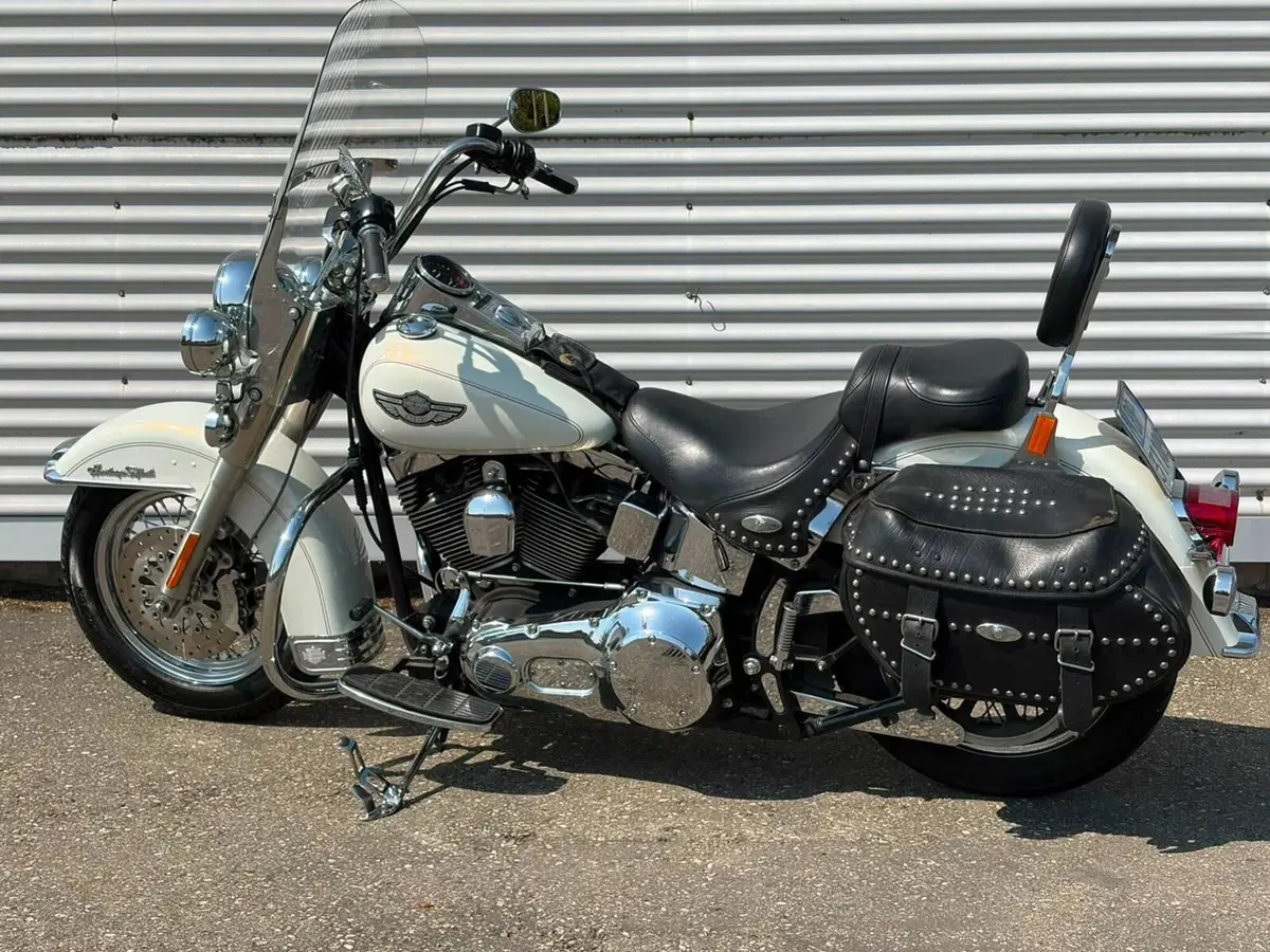 Harley-Davidson 1450 Heritage Classic (2003 - 05) - FLSTCI (2)