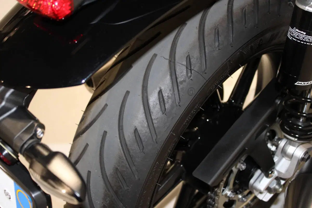 Triumph Speed Twin 900 (2025 - 26) (8)