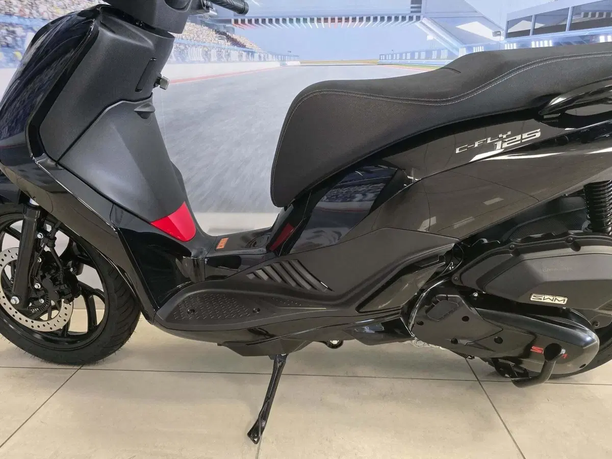 Swm C-Fly 125 (2026) (8)