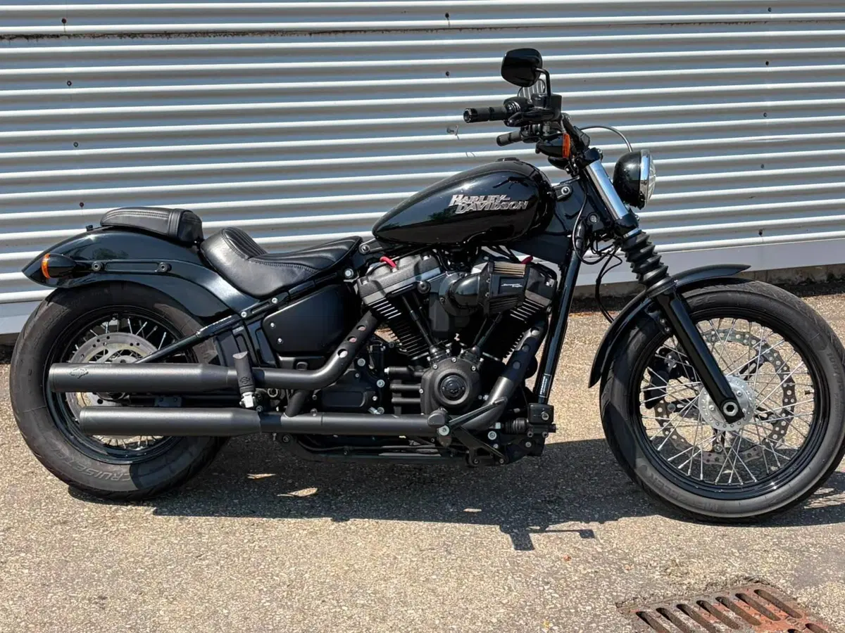 Harley-Davidson 107 Street Bob (2018 - 20) - FXBB (14)