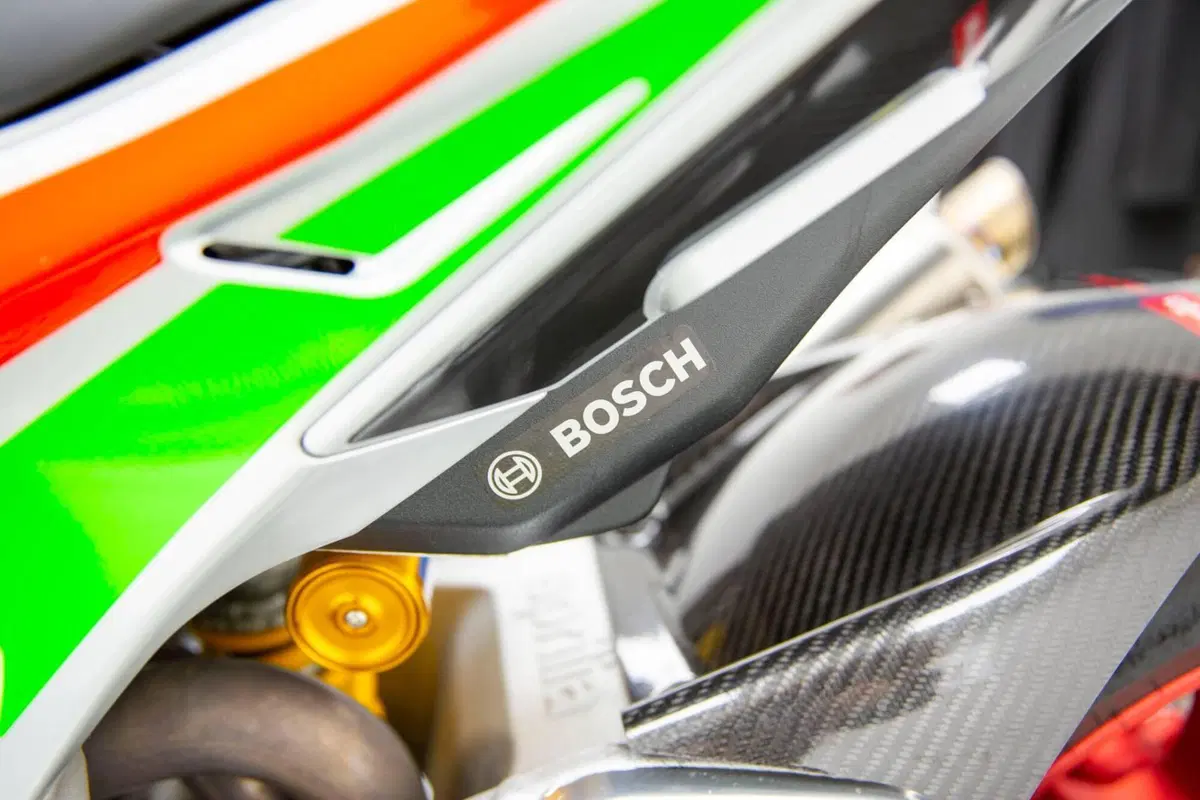 Aprilia RSV4 RF (2017 - 19) (16)