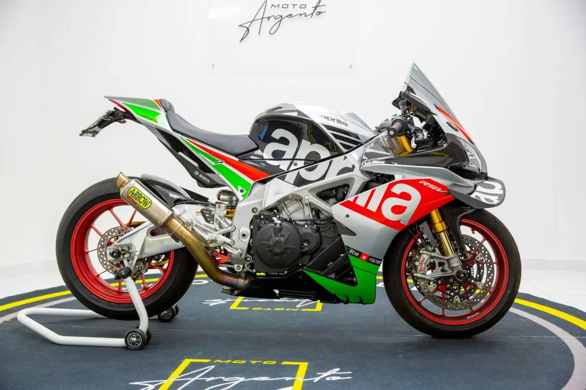 Aprilia RSV4 RF (2017 - 19) (3)