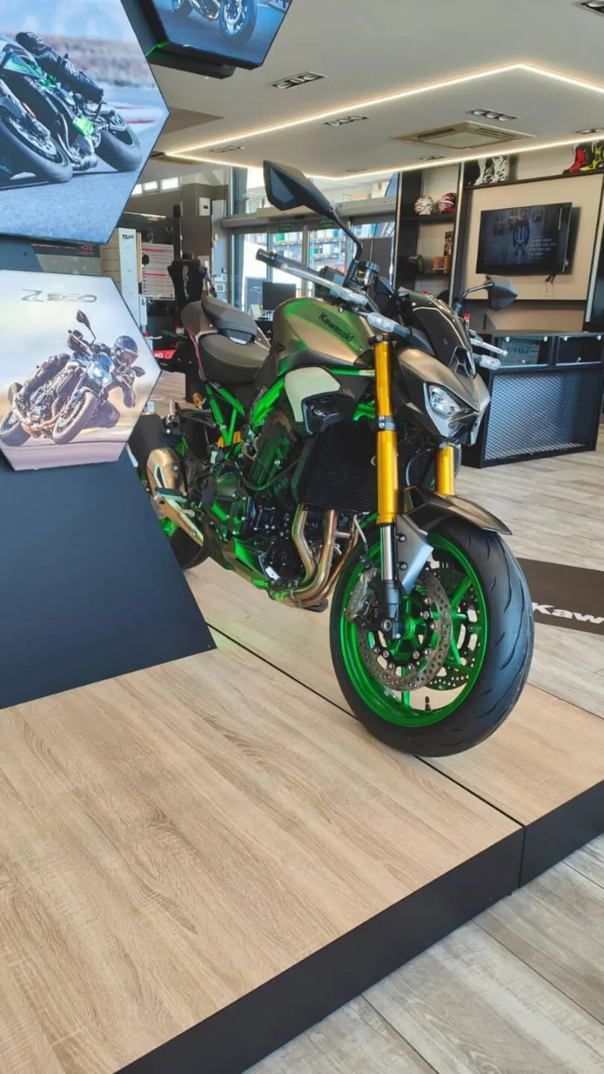 Kawasaki Z 900 SE (2025 - 26) (3)