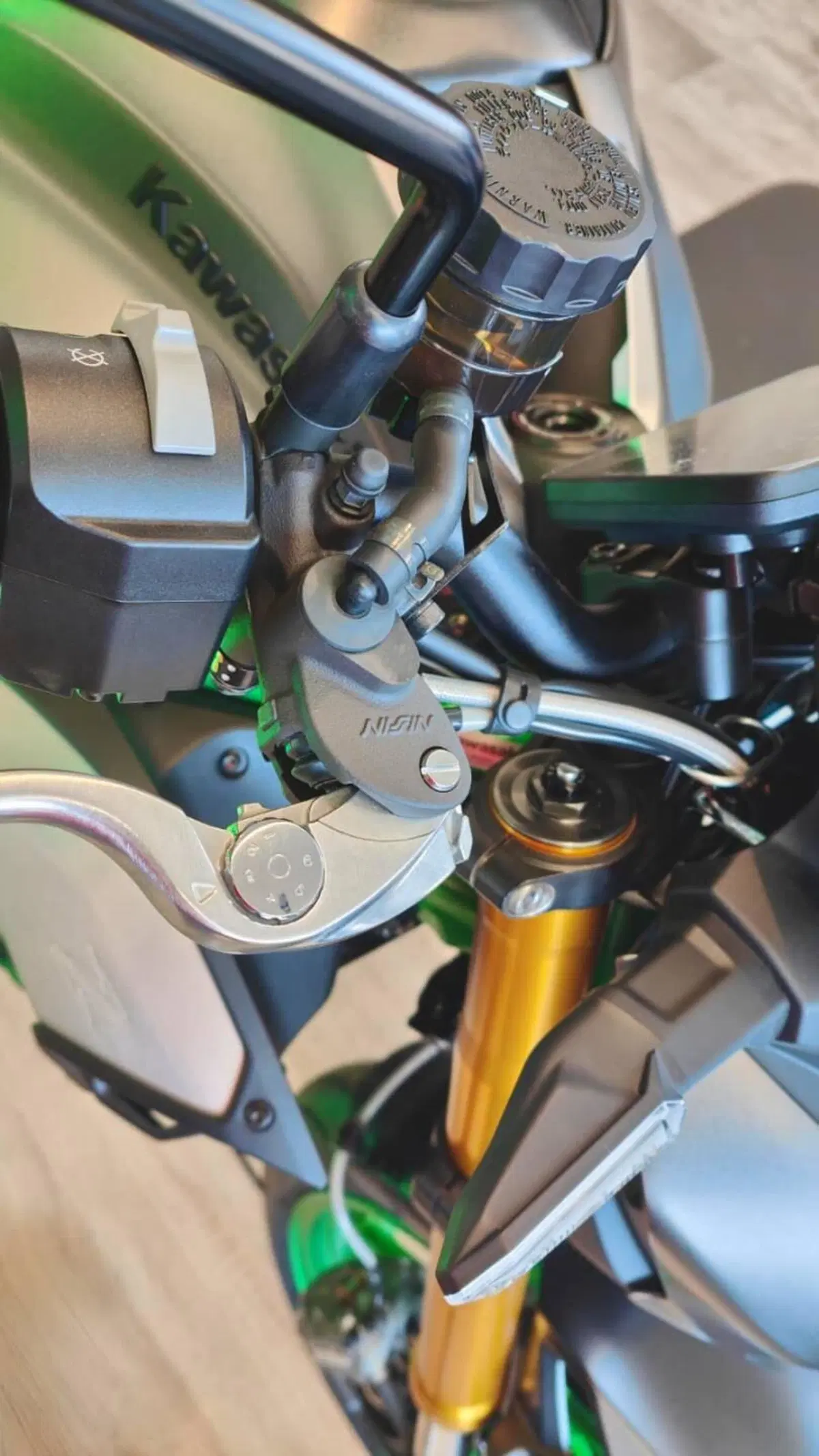 Kawasaki Z 900 SE (2025 - 26) (9)