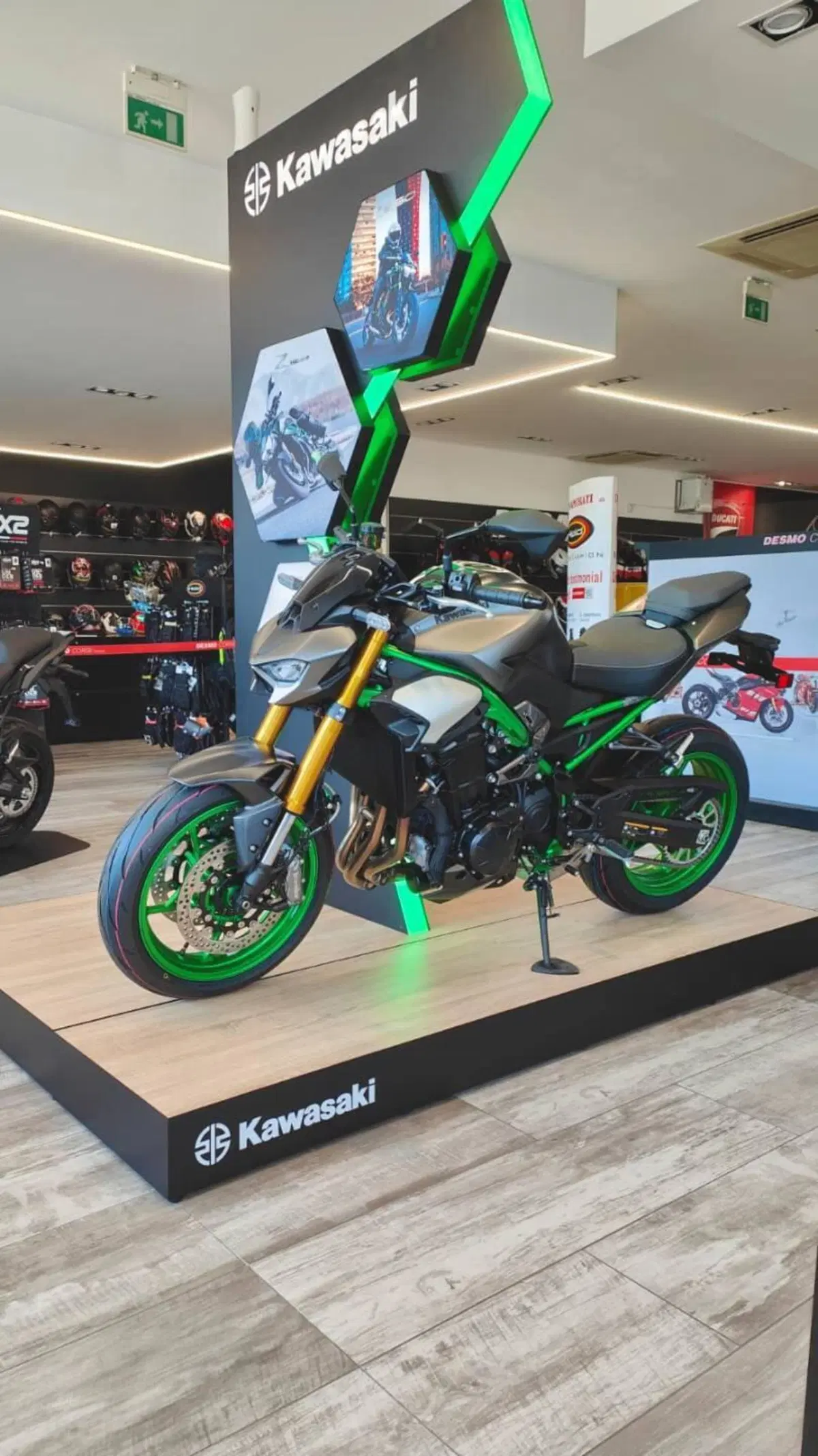 Kawasaki Z 900 SE (2025 - 26) (4)