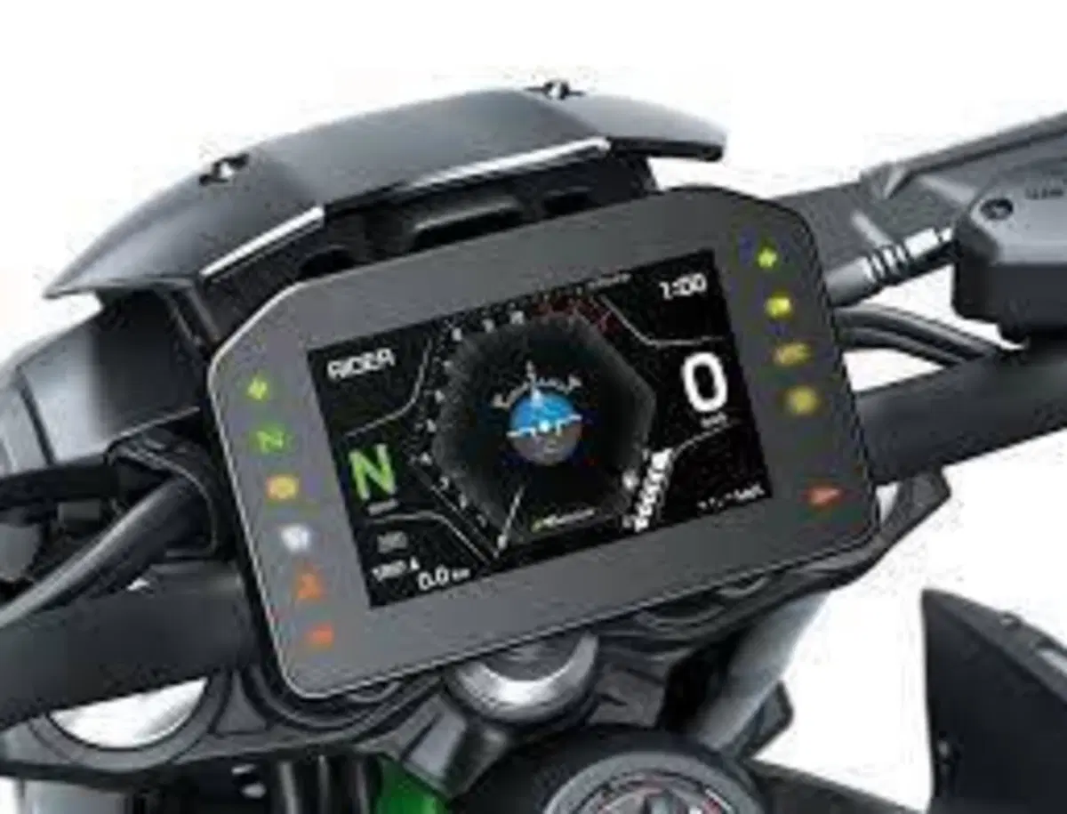 Kawasaki Z 900 SE (2025 - 26) (10)