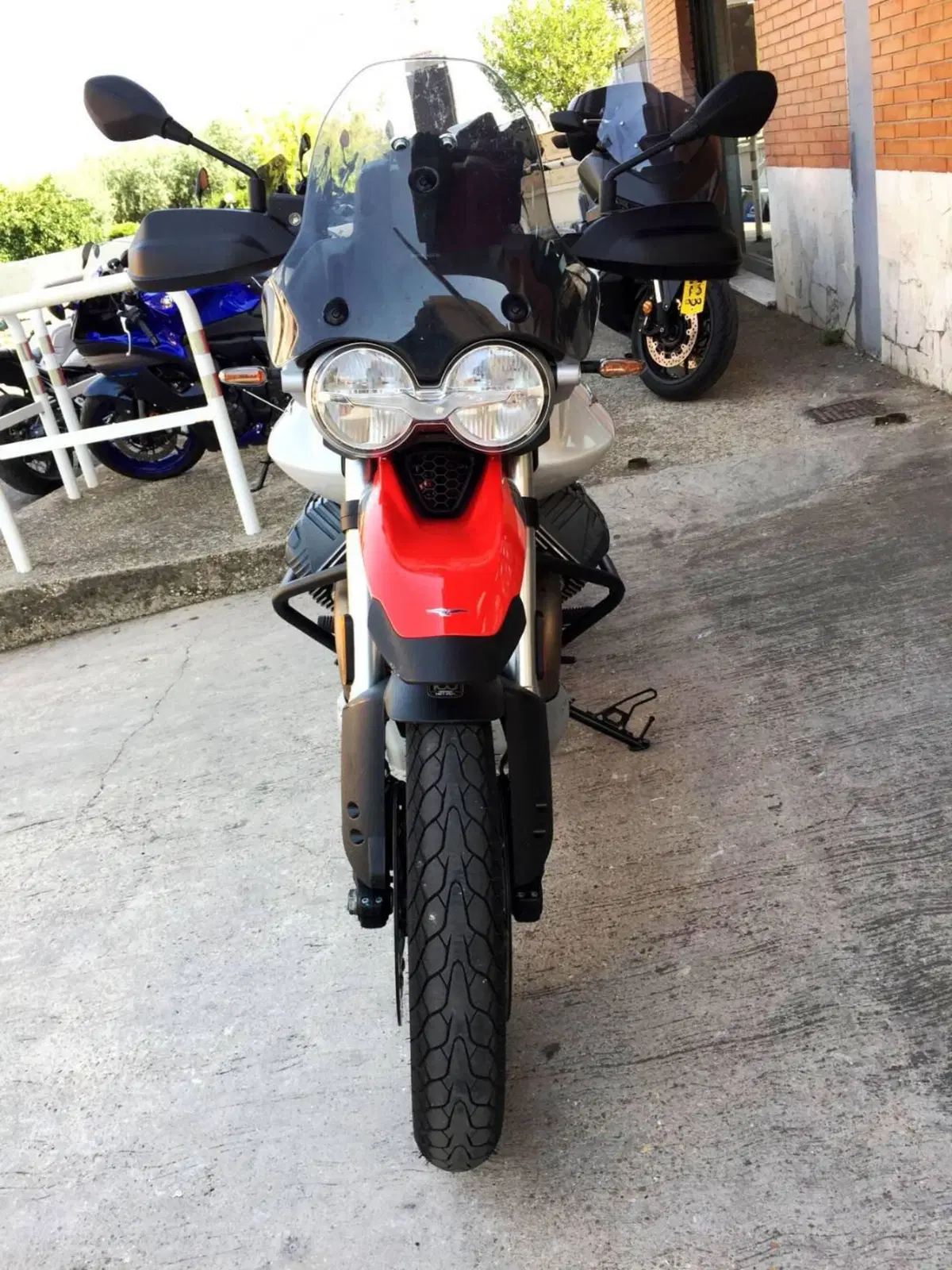 Moto Guzzi V85 TT (2024 - 26) (3)