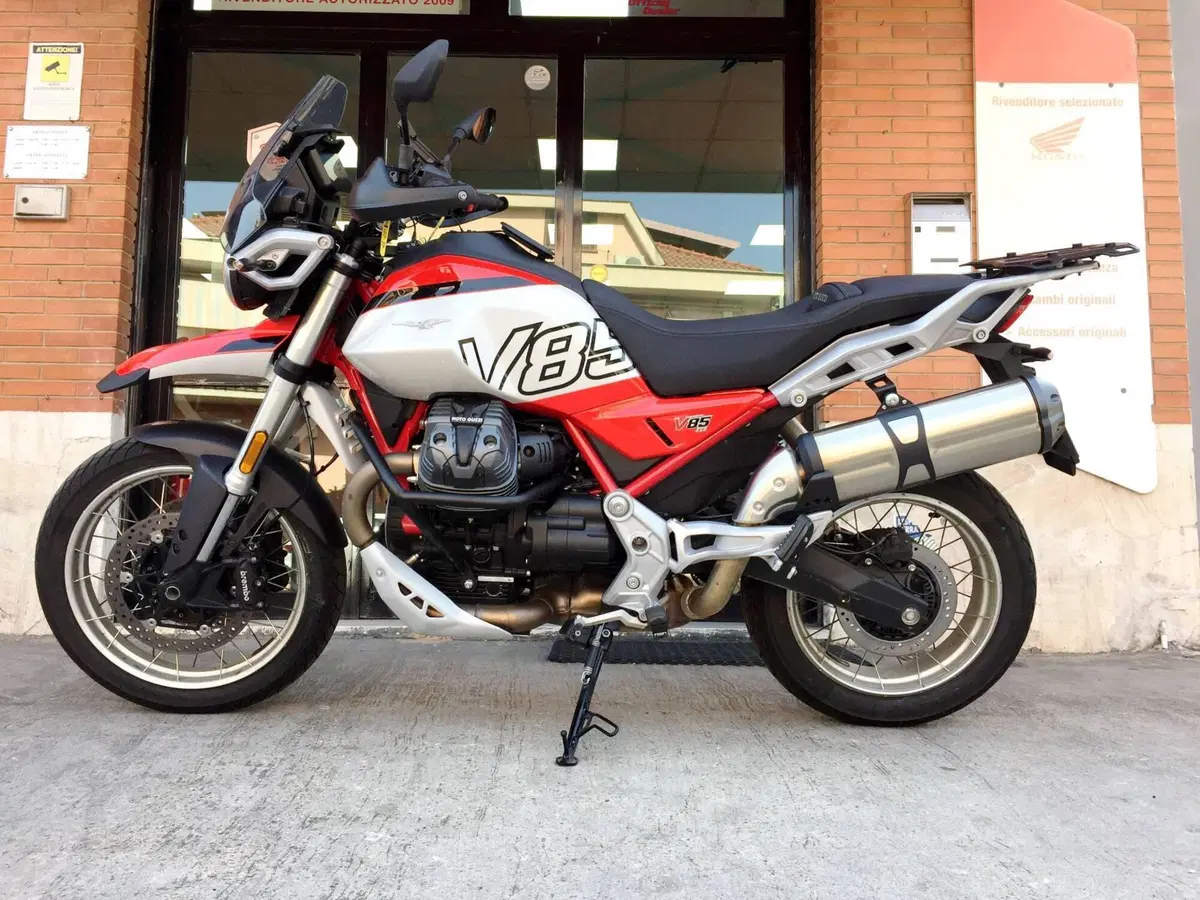 Moto Guzzi V85 TT (2024 - 26) (5)