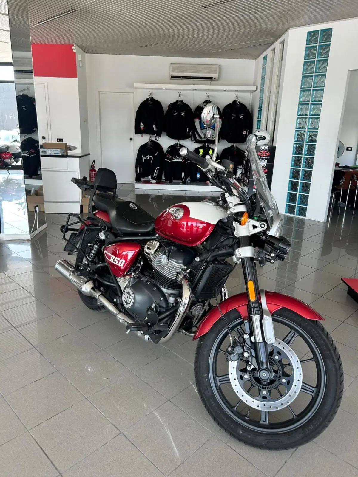 Royal Enfield Super Meteor 650 (2023 - 26) (2)