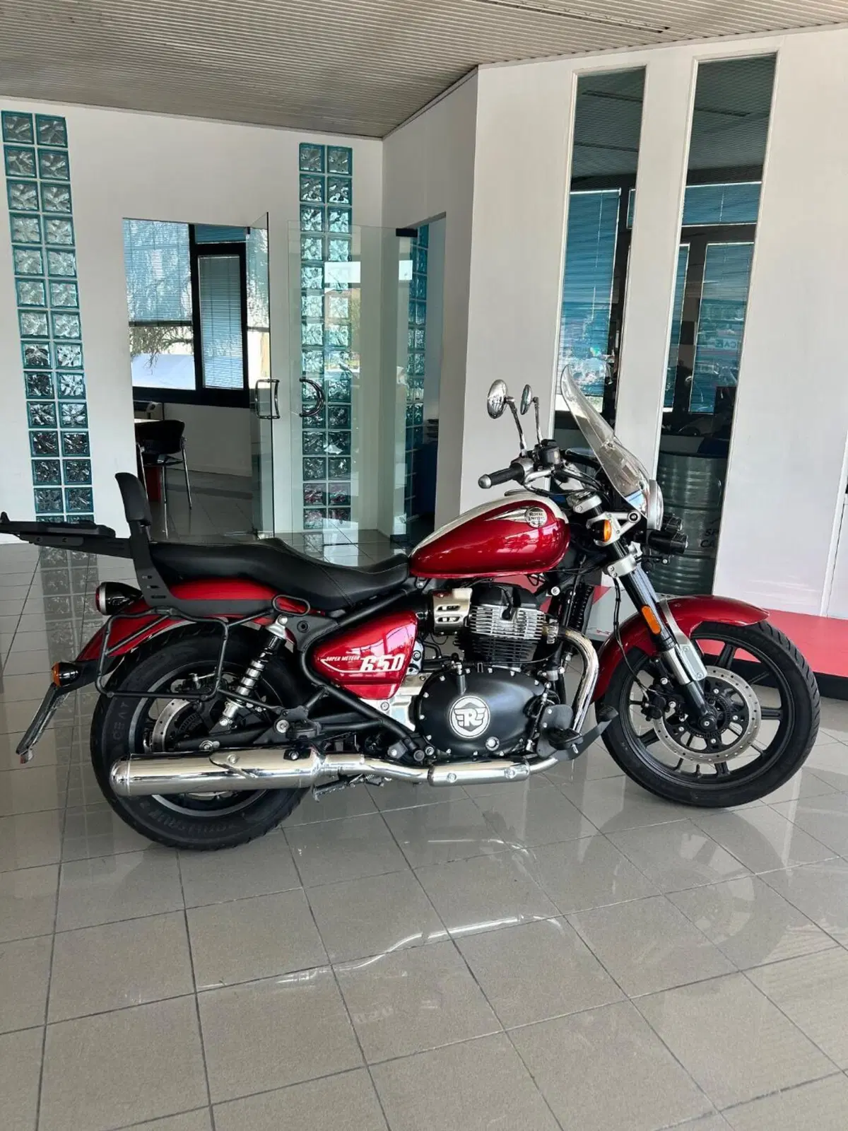 Royal Enfield Super Meteor 650 (2023 - 26) (3)