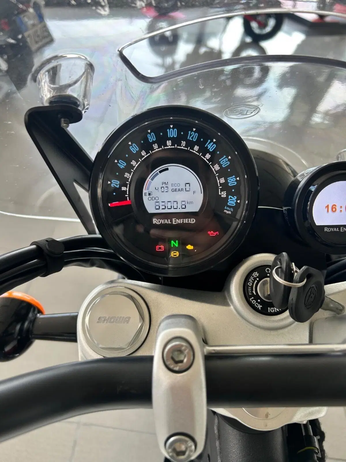 Royal Enfield Super Meteor 650 (2023 - 26) (5)