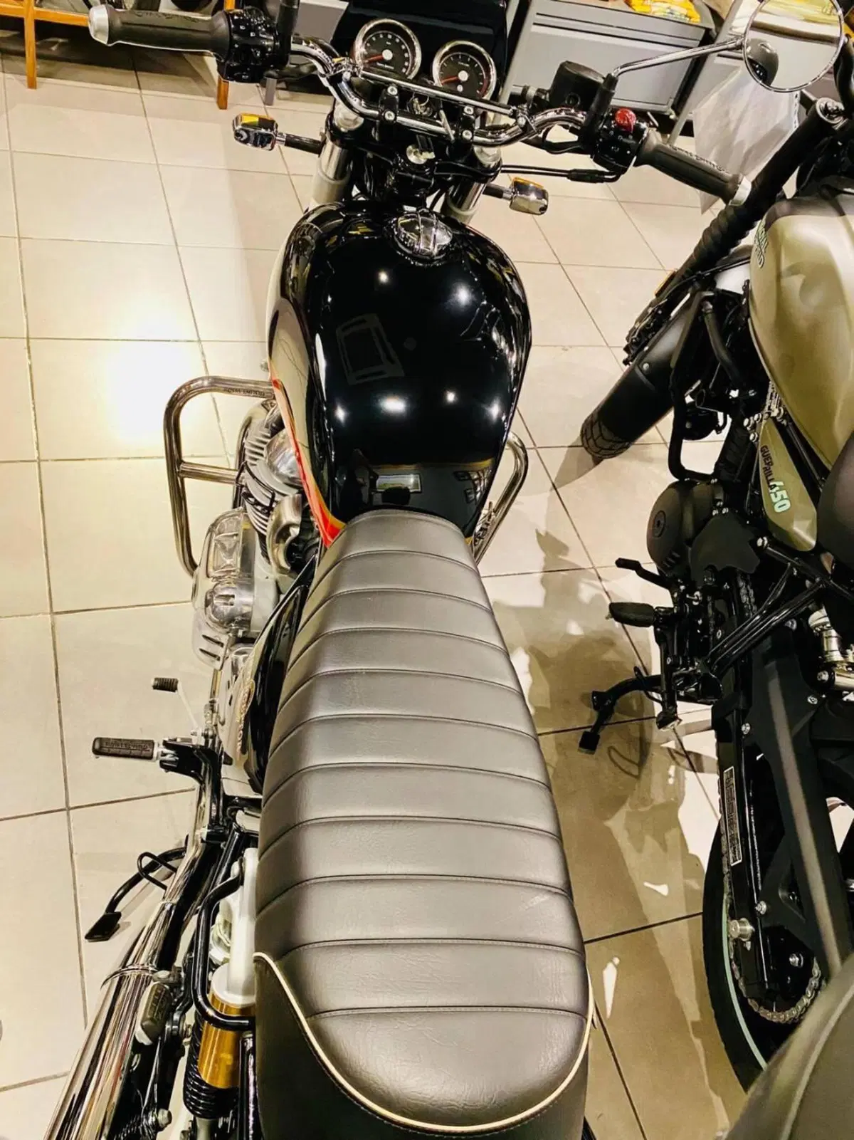 Royal Enfield Interceptor 650 (2021 - 26) (4)