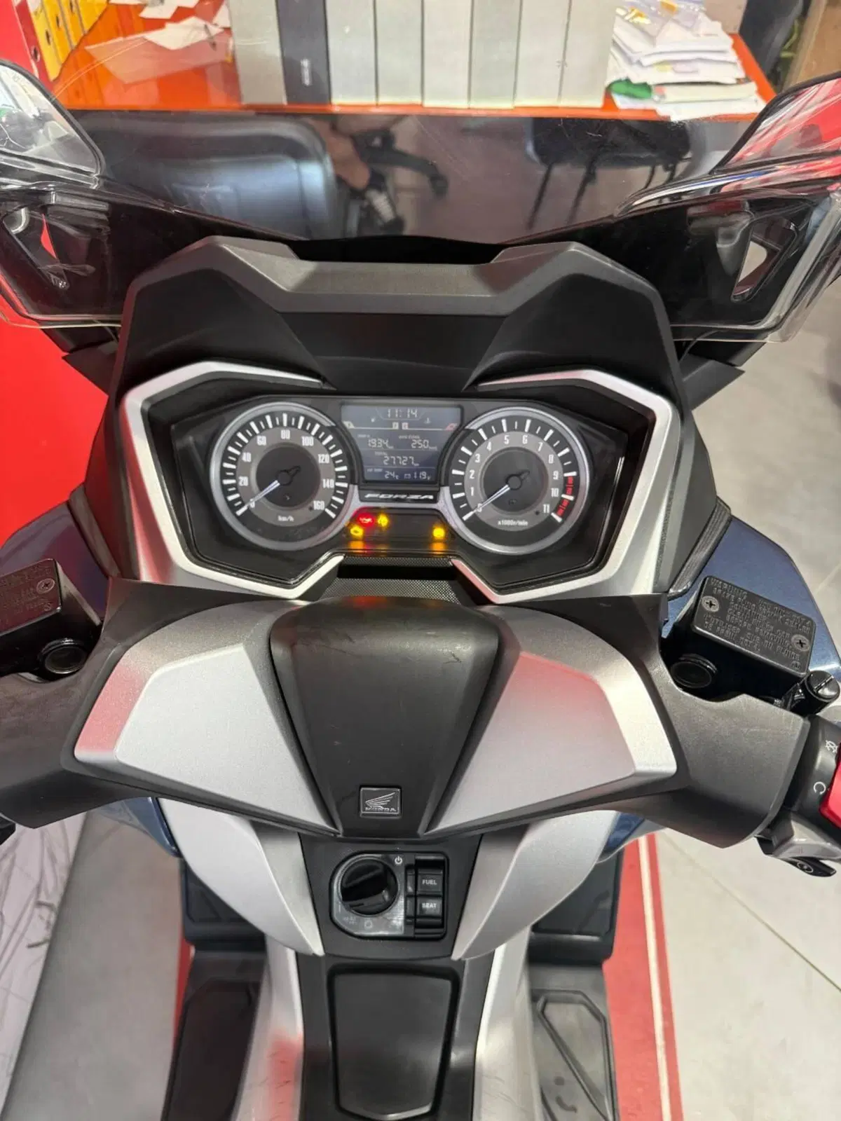 Honda Forza 300 ABS (2018 - 20) (14)