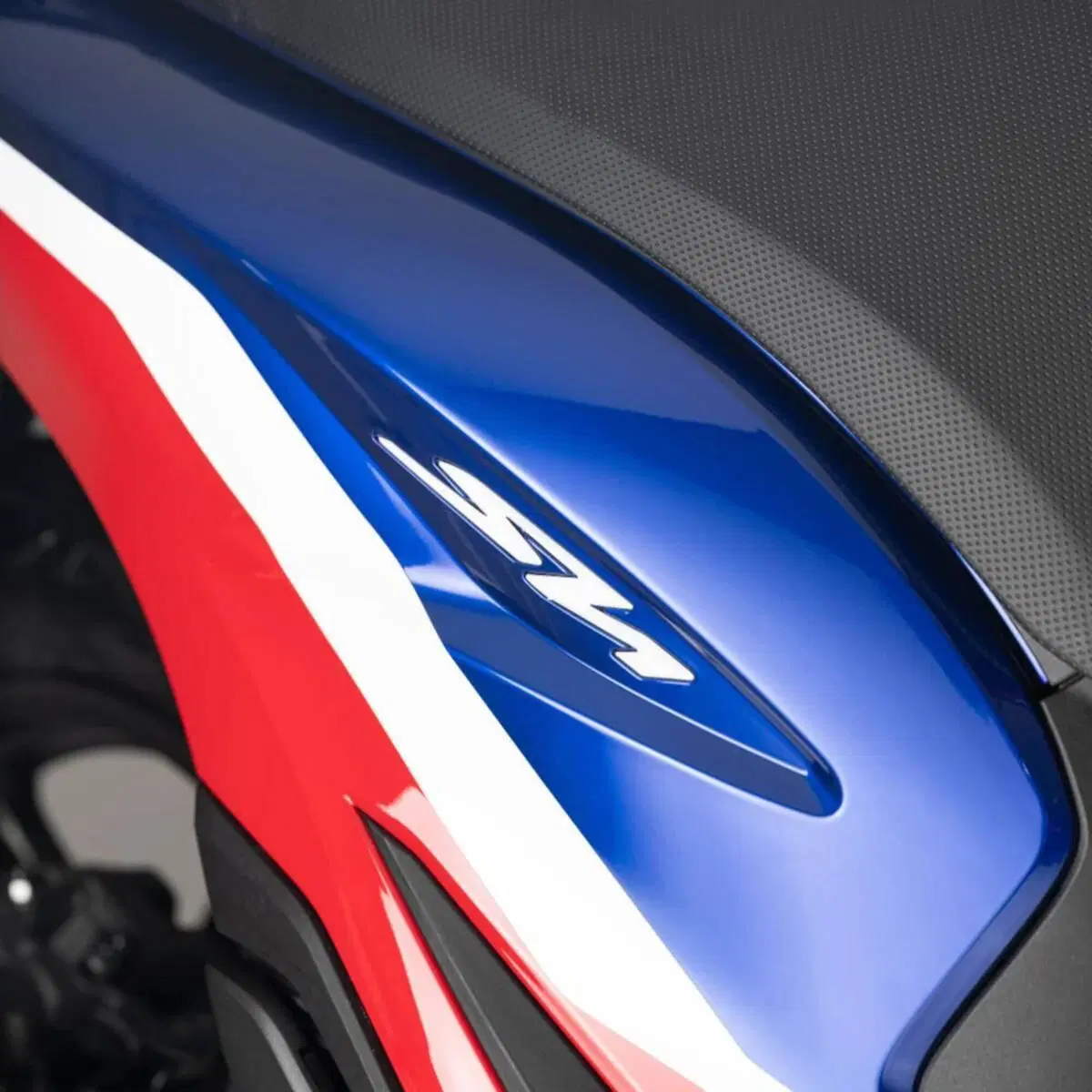 Honda SH 125 HRC Limited Edition (2026) (4)