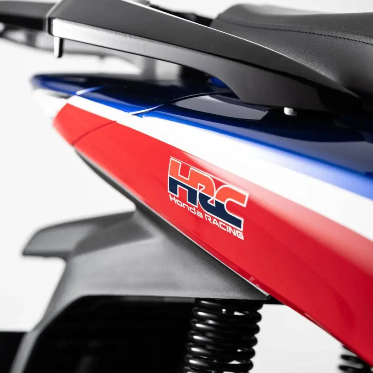 Honda SH 125 HRC Limited Edition (2026) (5)