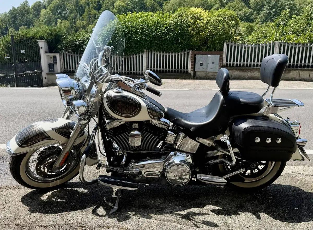 Harley-Davidson 1690 Deluxe ABS (2011 - 16) - FLSTN