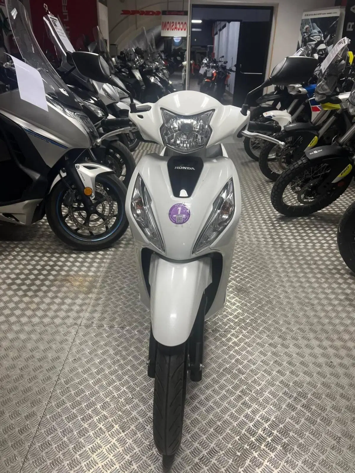 Honda Vision 110 (2021 - 24) (3)
