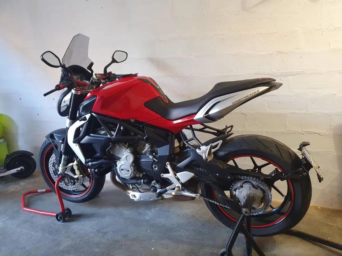 MV Agusta Brutale 675 EAS (2011 - 14) (4)