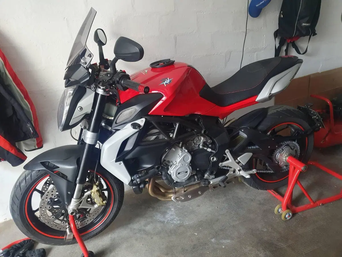 MV Agusta Brutale 675 EAS (2011 - 14) (2)