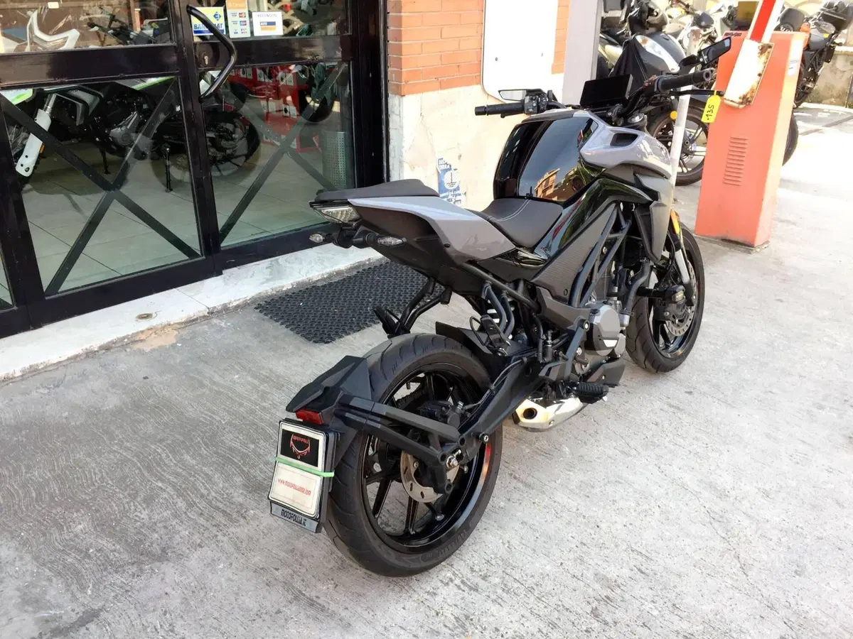 CFMOTO 300NK (2021 - 26) (8)