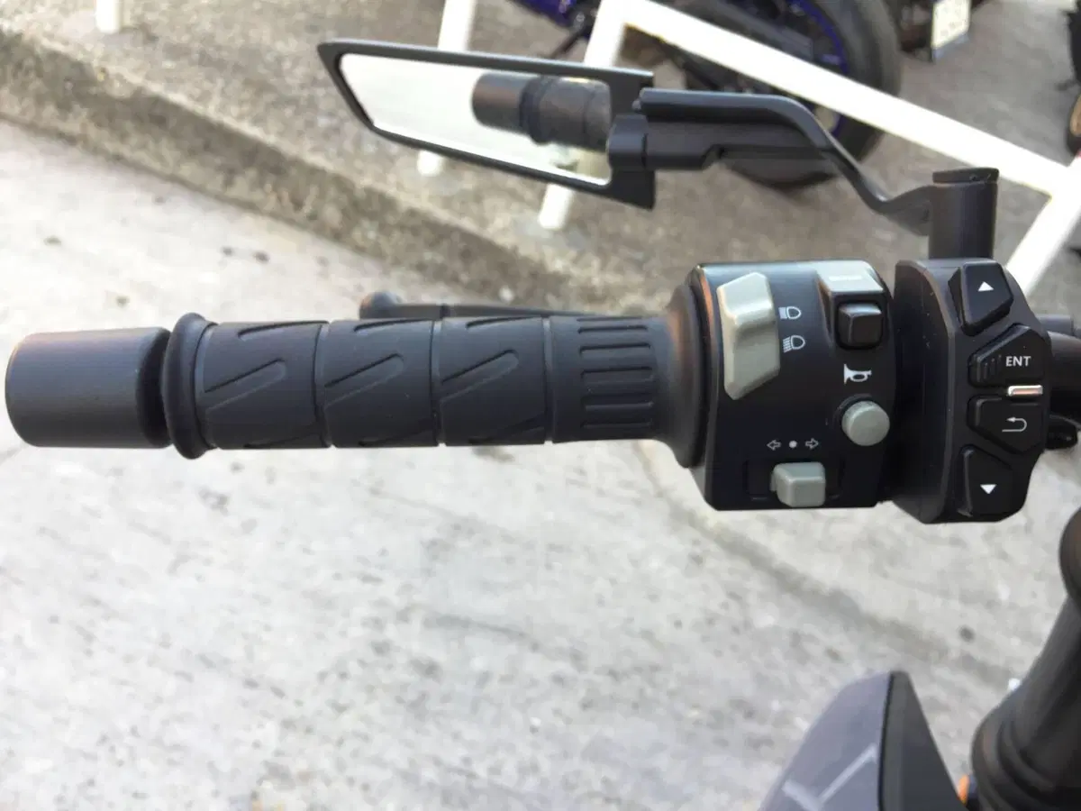 CFMOTO 300NK (2021 - 26) (12)