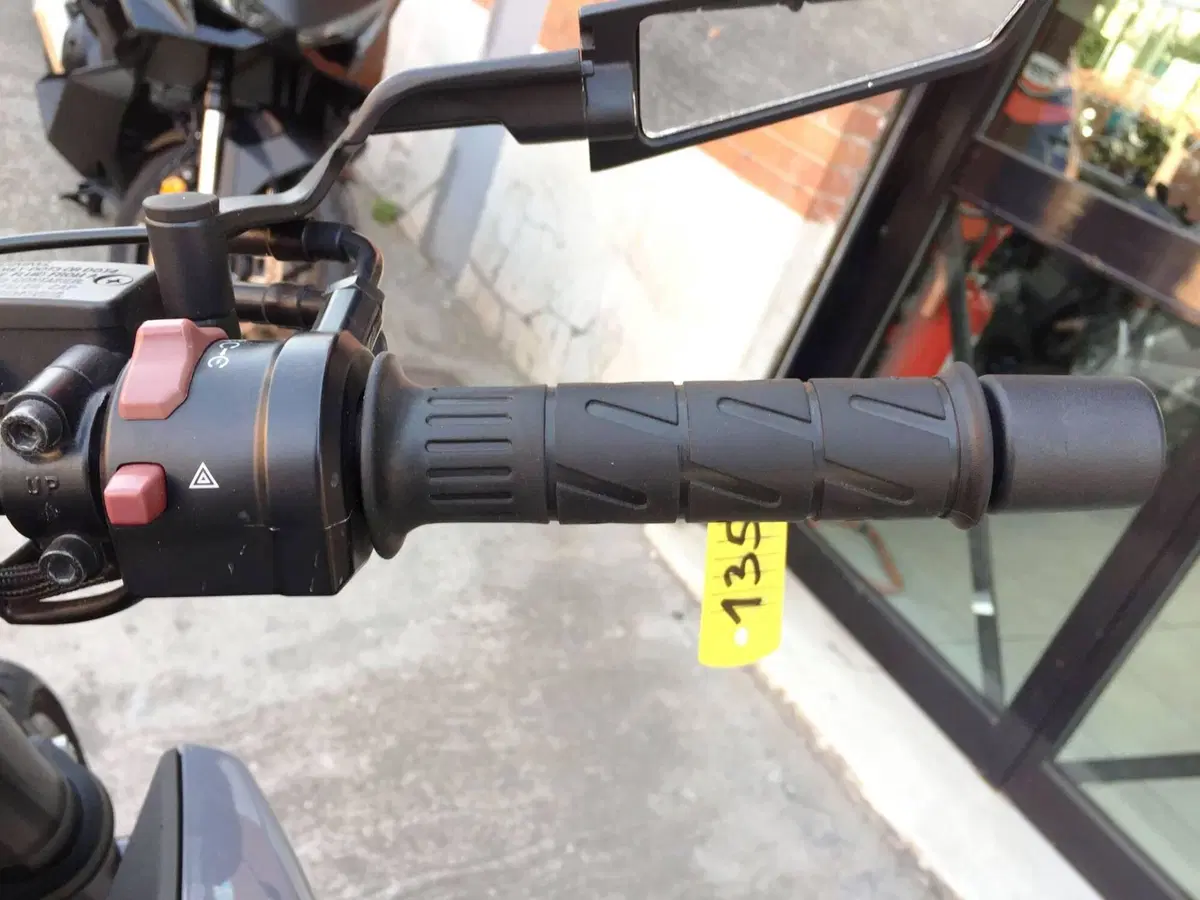 CFMOTO 300NK (2021 - 26) (13)