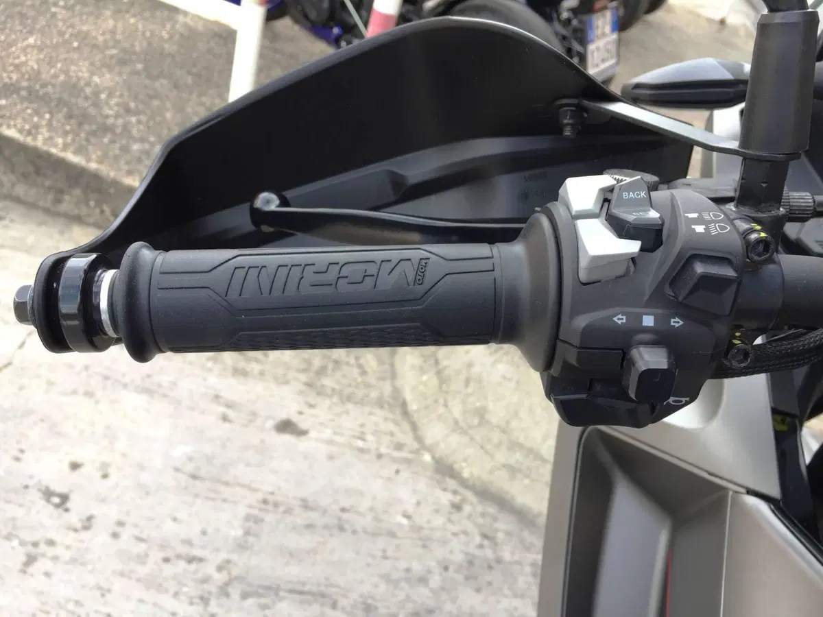 Moto Morini X-Cape 650 (2021 - 26) (12)