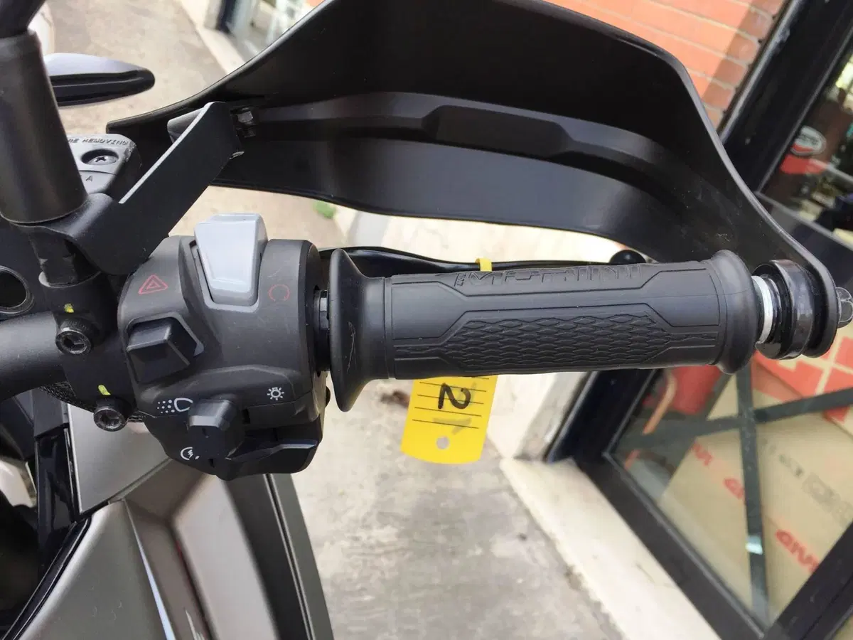 Moto Morini X-Cape 650 (2021 - 26) (13)