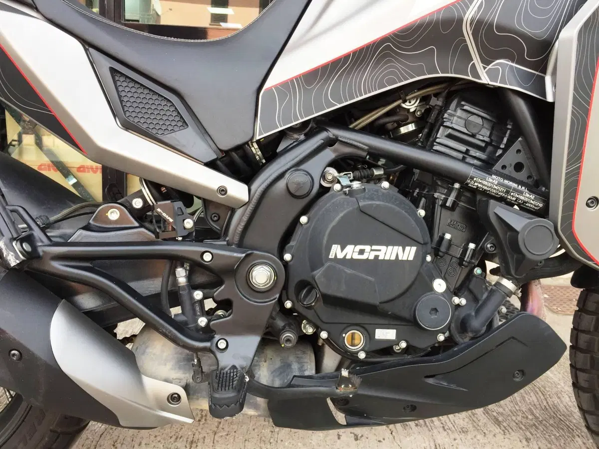Moto Morini X-Cape 650 (2021 - 26) (15)