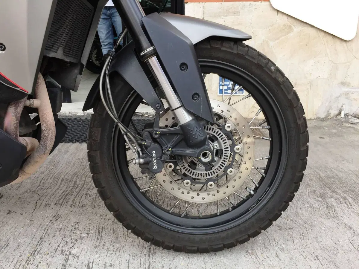 Moto Morini X-Cape 650 (2021 - 26) (16)