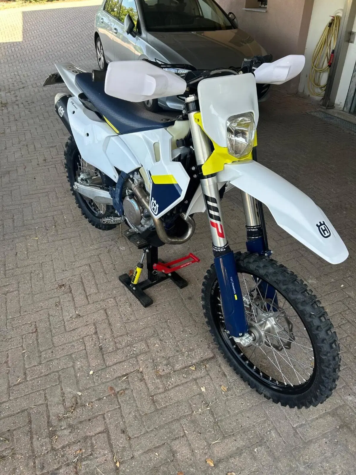 Husqvarna FE 250 (2025) (2)