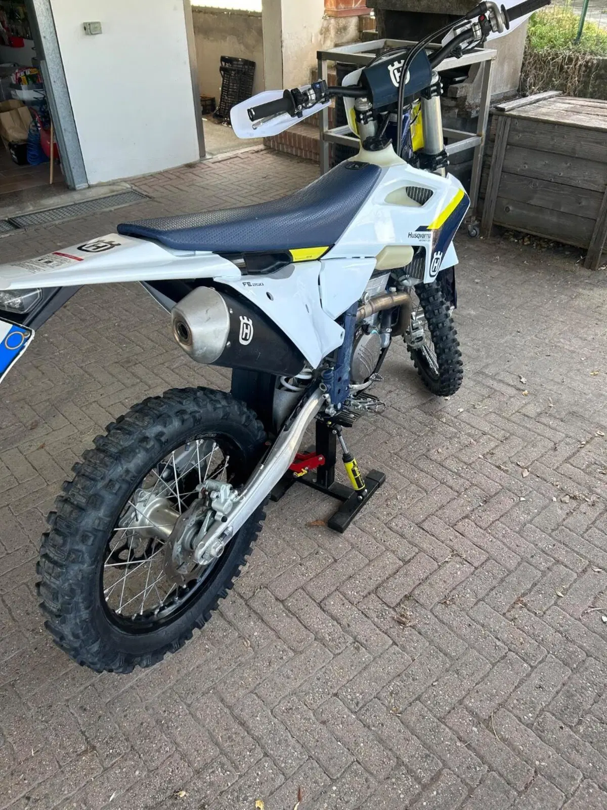 Husqvarna FE 250 (2025) (5)