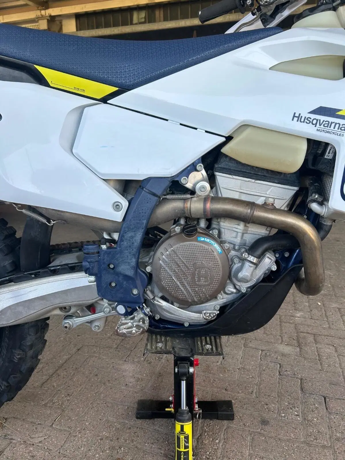 Husqvarna FE 250 (2025) (8)