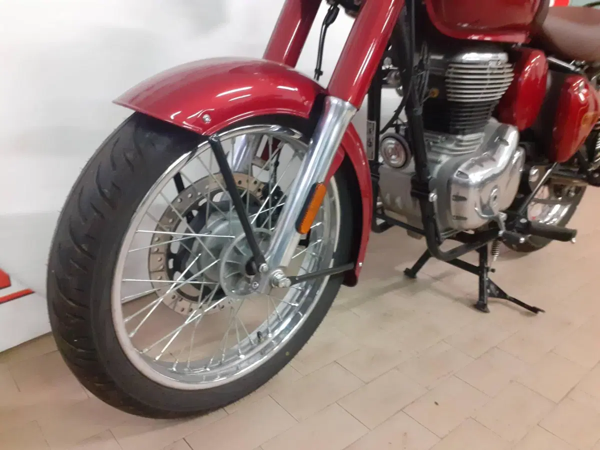Royal Enfield Classic 350 (2021 - 26) (4)
