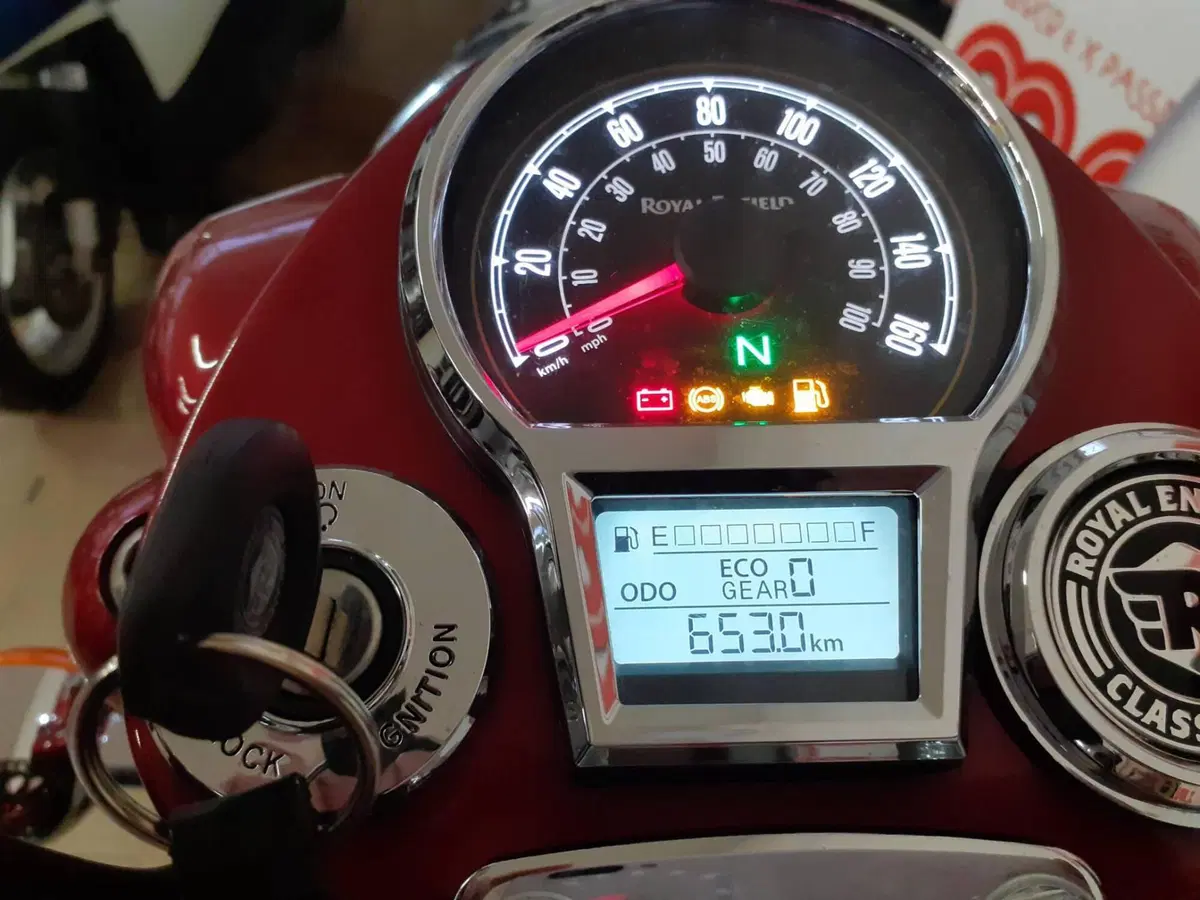 Royal Enfield Classic 350 (2021 - 26) (10)